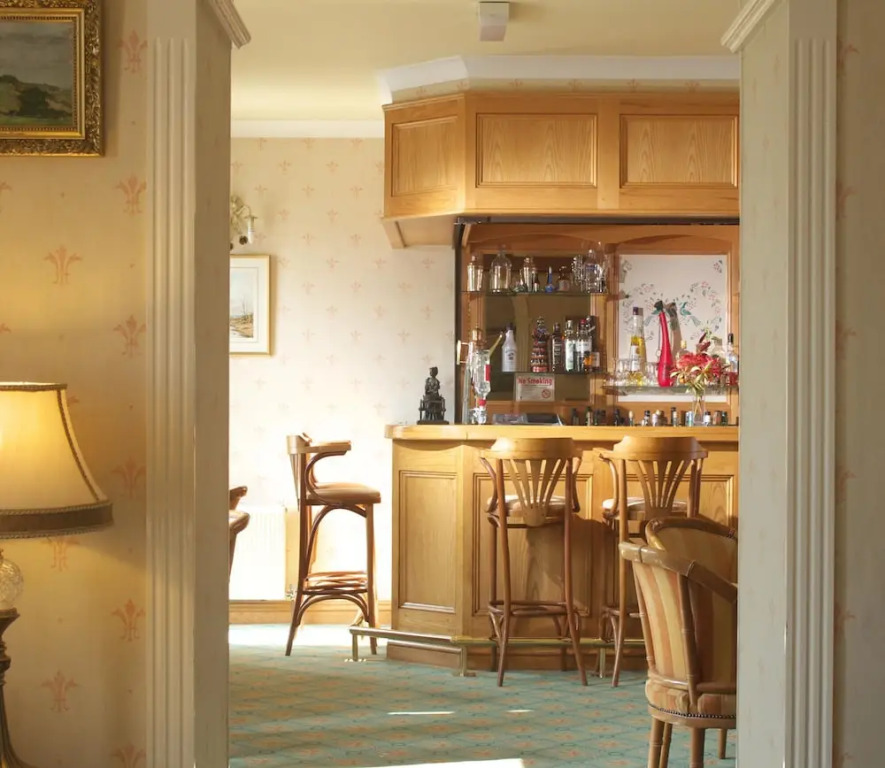 Seaview House Hotel