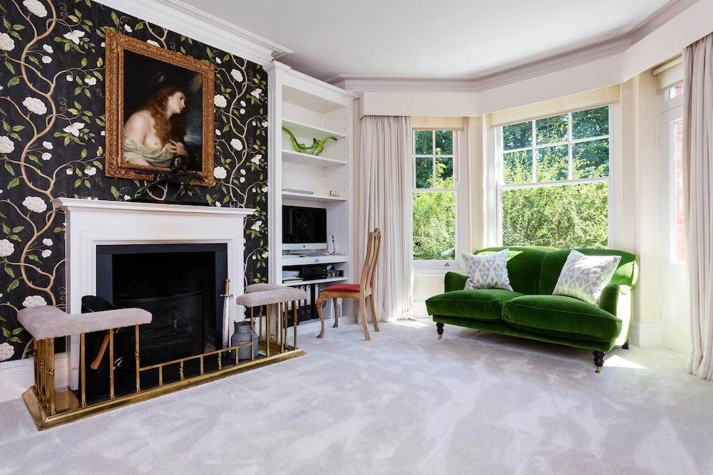 Classical Style near Battersea Park