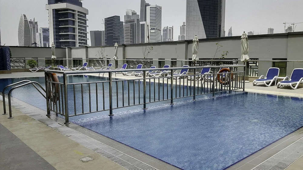 One Perfect Stay - Studio Executive Bay
