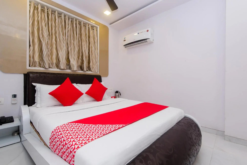 OYO 408 Vile Parle