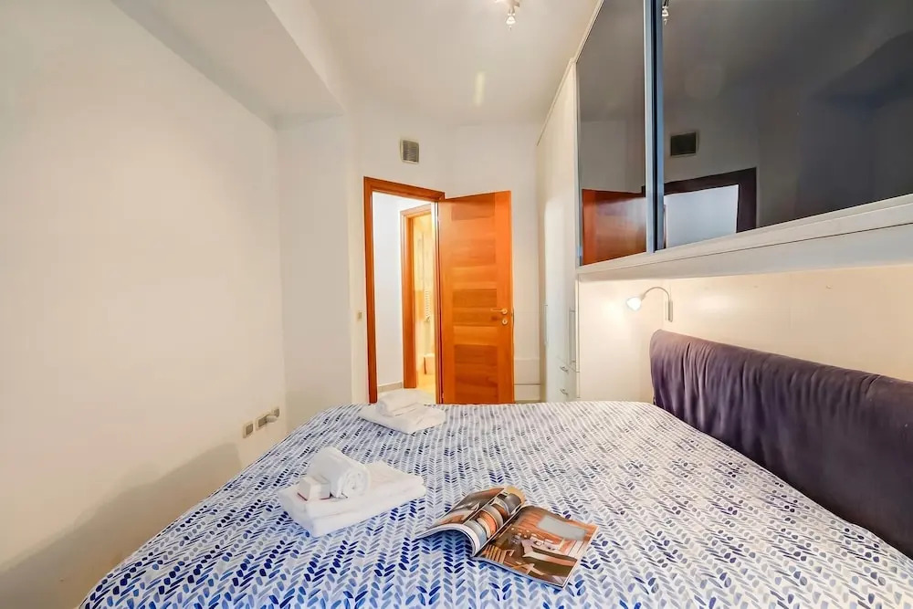 Verbena with parking 500m from the sea
