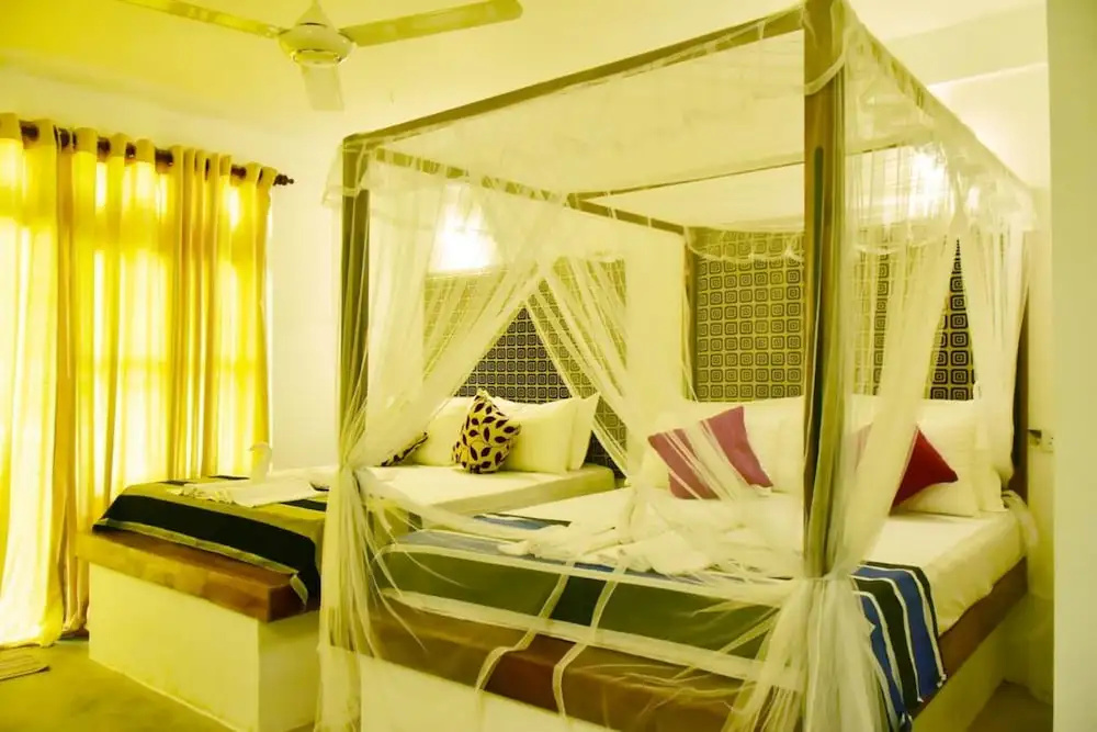 Safari Queens Resort