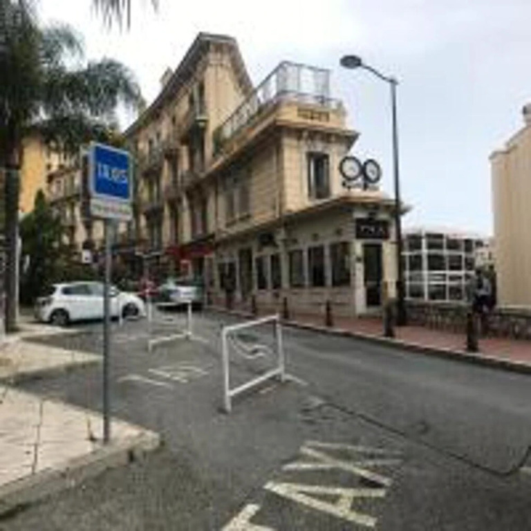 Monaco Studio "907"