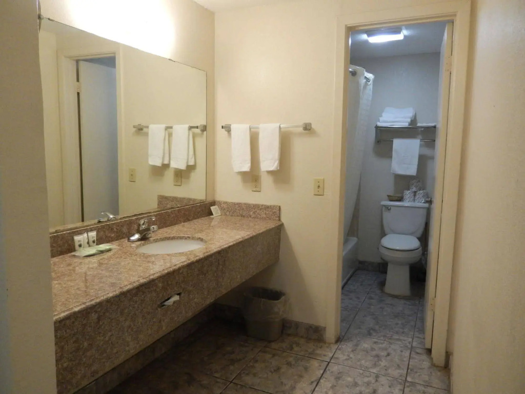 Executive Inn Pearsall
