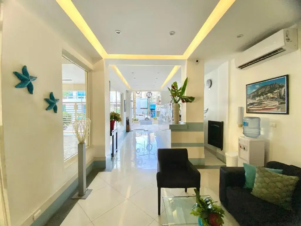 Hotel Shakey