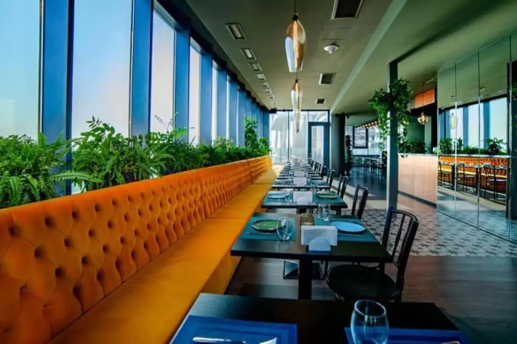 Luxury Hotel Apartment With Stunnig Views For 4