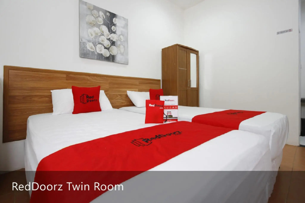 RedDoorz Plus near Plaza Indonesia