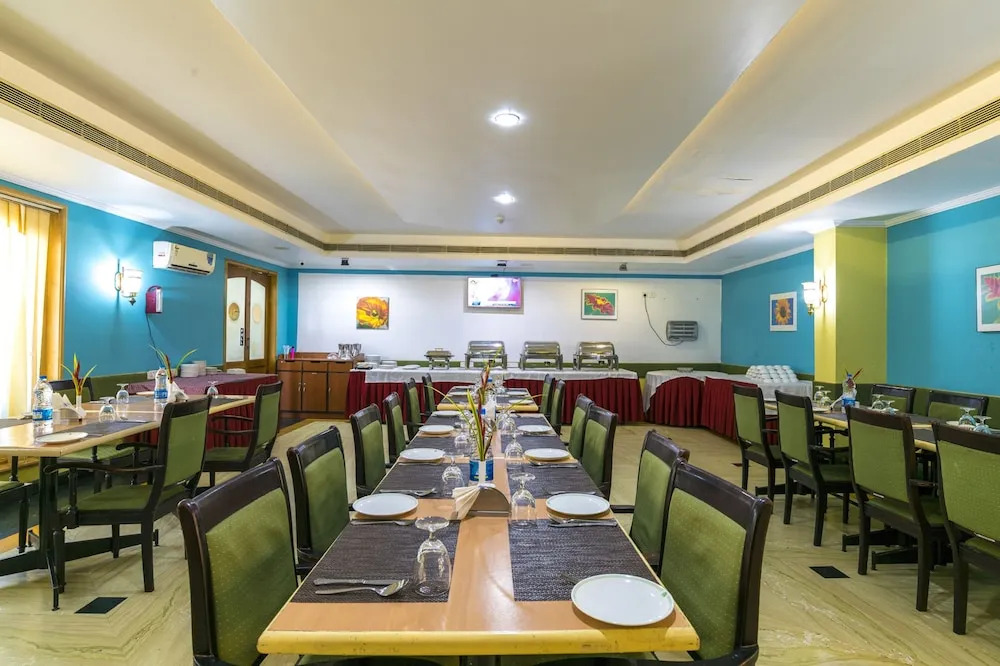 Golf View Hotel & Suites