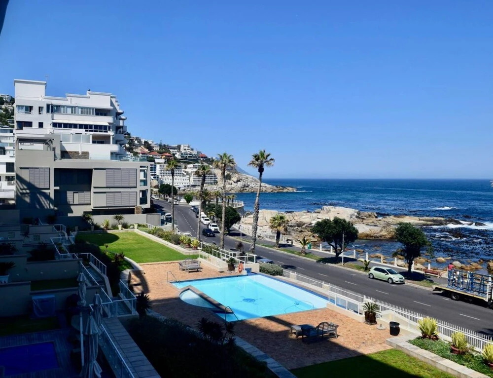 2 Bedroom Luxury Apartment in Bantry Bay