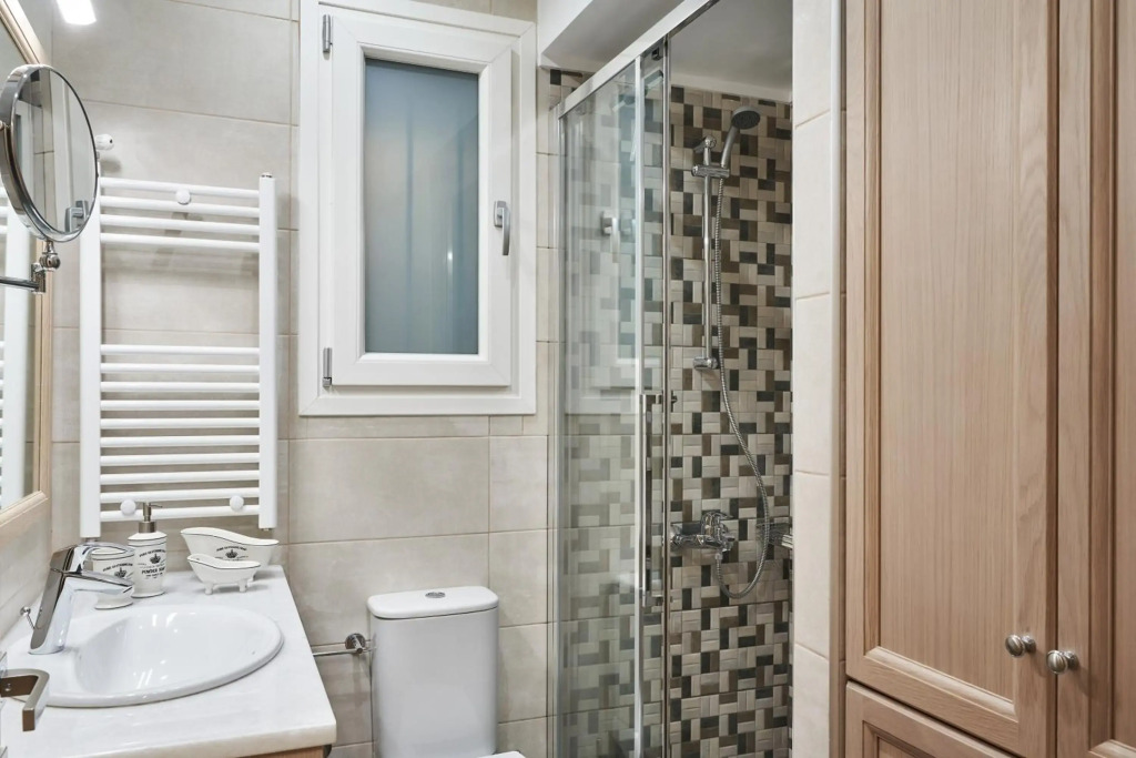 Spirou Merkouri Handcrafted 2BD Home