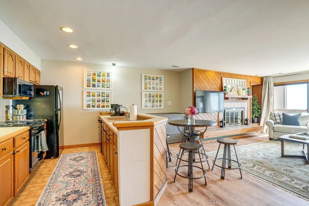 Pool Access: Scenic Condo in Wintergreen Resort!