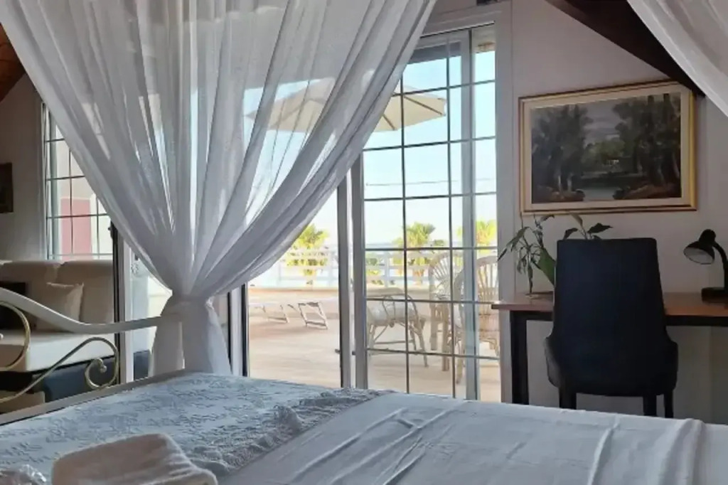 Luxury Apartments Kanali