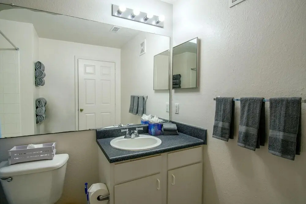 Upscale, modern, resort-style retreat, great location