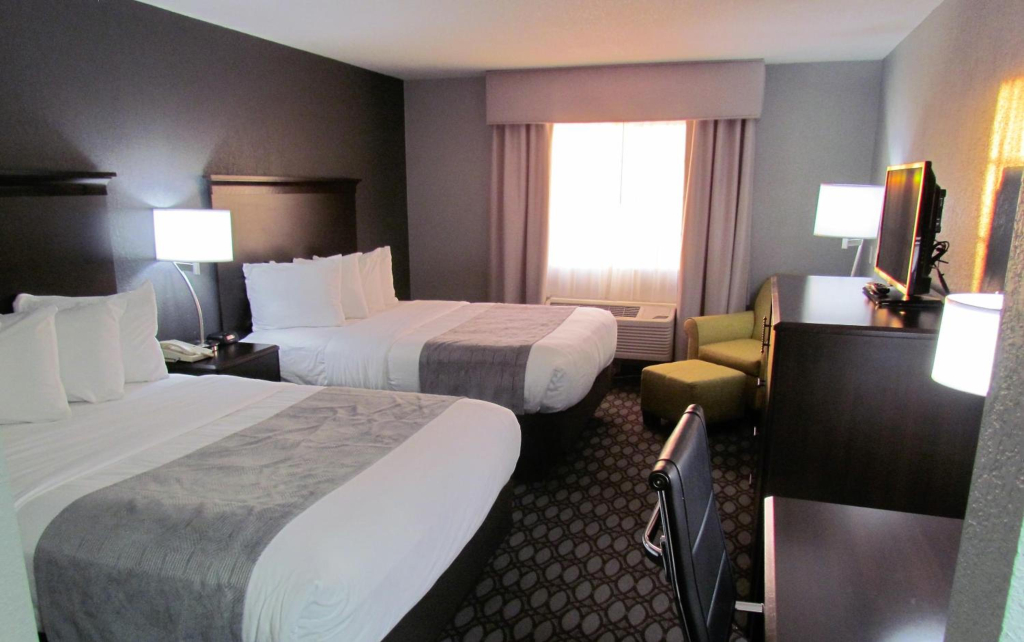 Oak Hill Inn & Suites