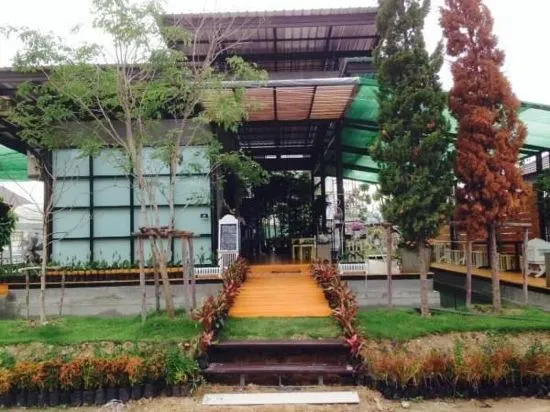 Eva River Tique