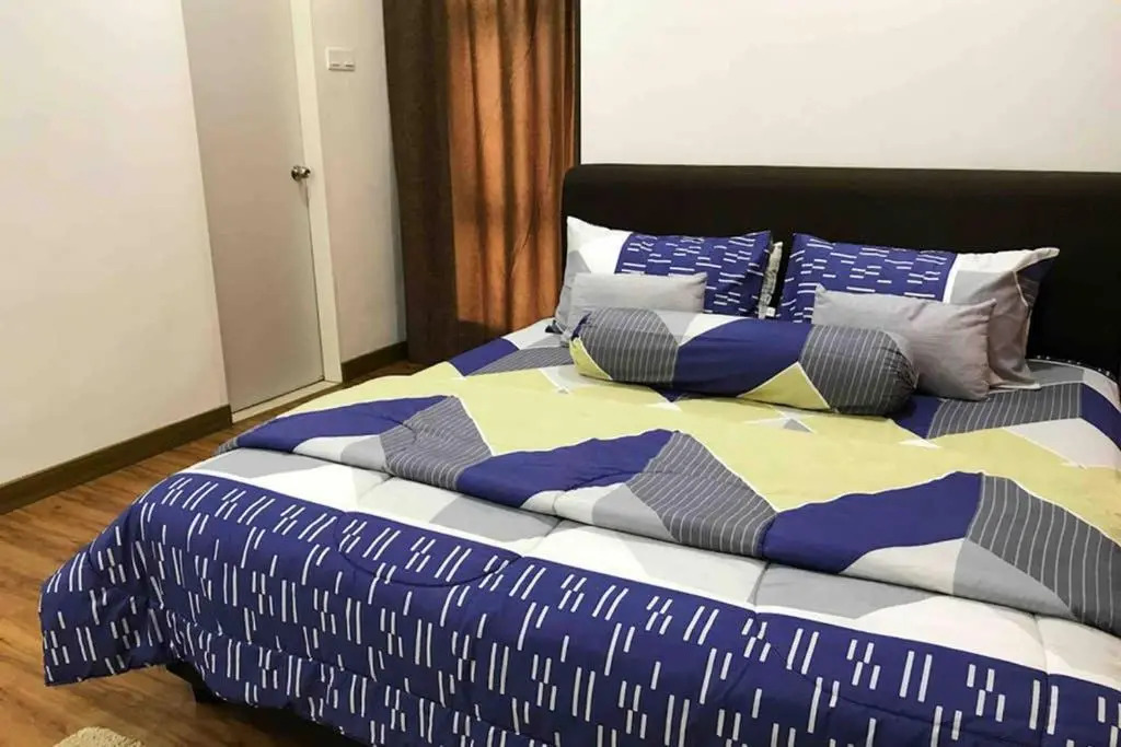 POOL VIEW, Sky Cozy at D'Perdana Apartment, WiFi, Netflix, 6-8 Pax