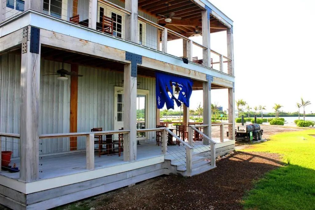 Athena's Mahogany House by the Bay 4 Bedroom/2 Bathroom