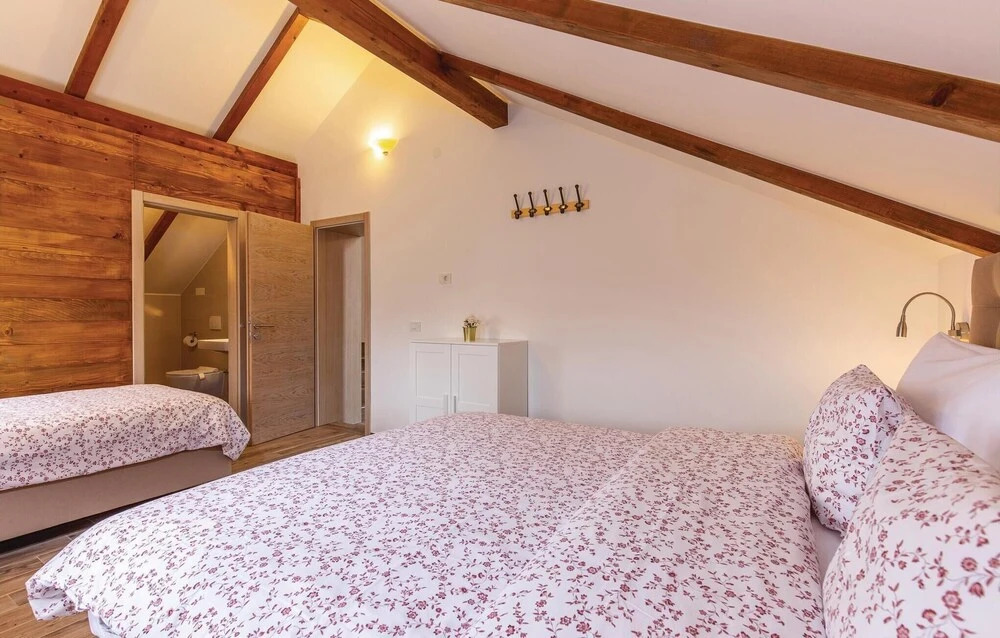 Stunning Home in Gospic With Sauna, Wifi and 6 Bedrooms
