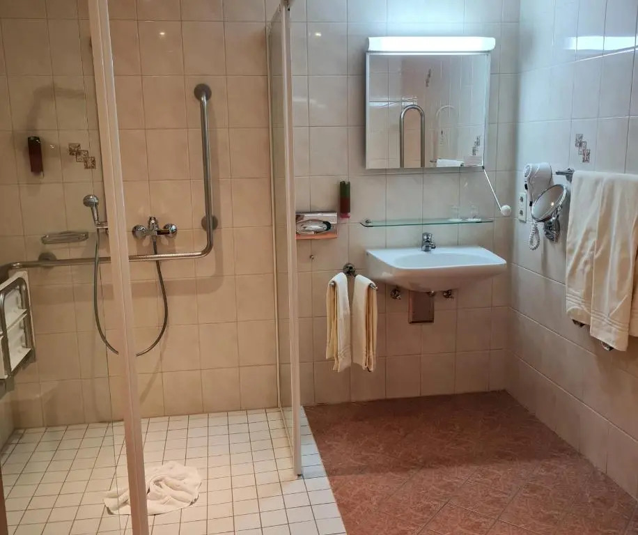 Hotel Am Kurhaus mit erstem Ayurveda Center Sachsens - direkt am Gesundheitsbad ACTINON & Kurpark