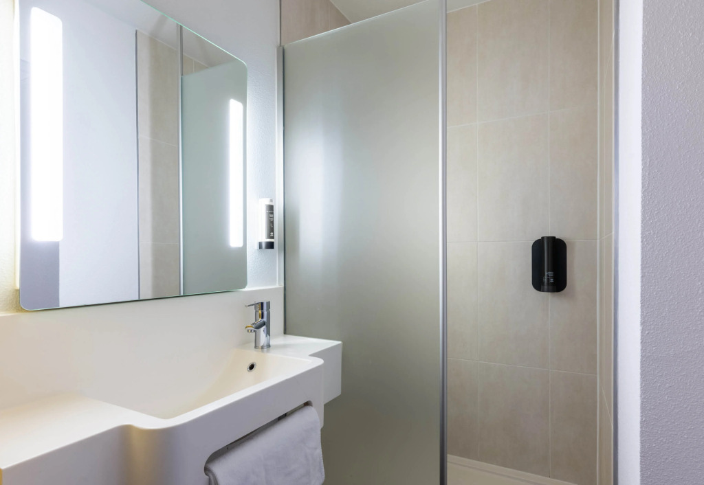 B&B HOTEL Lille Roubaix Centre Grand-Place