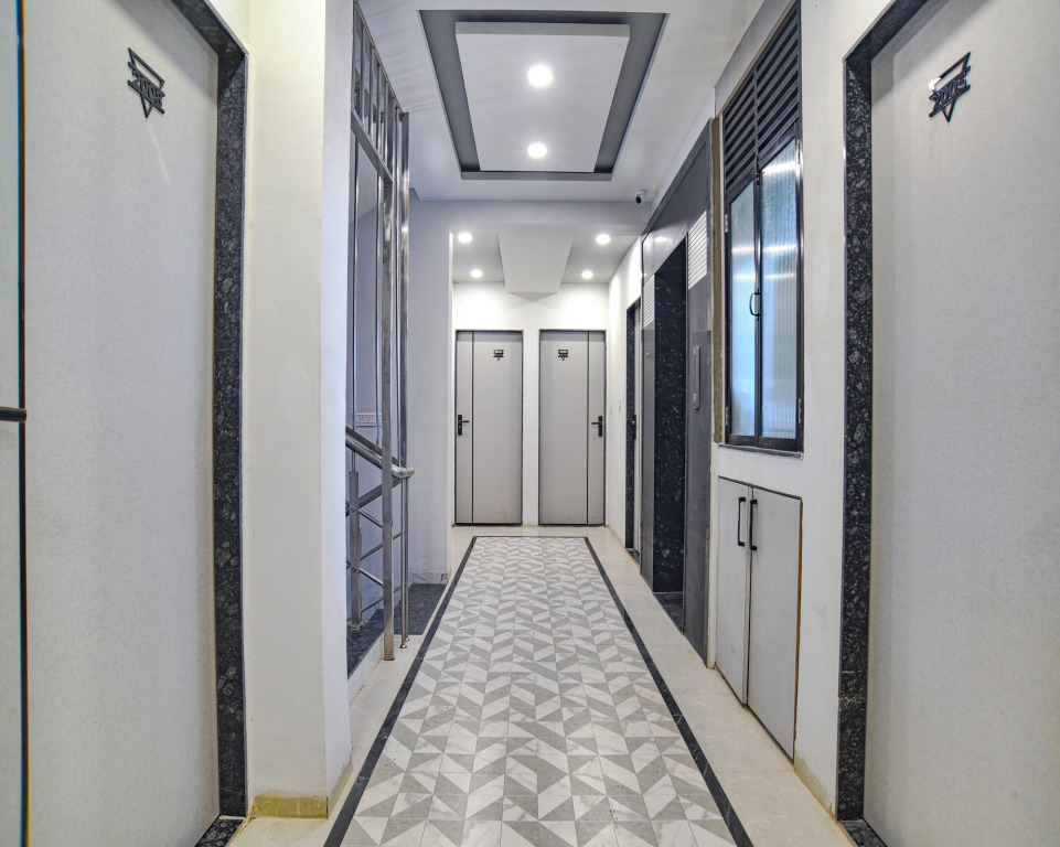Fabhotel Grand Blue