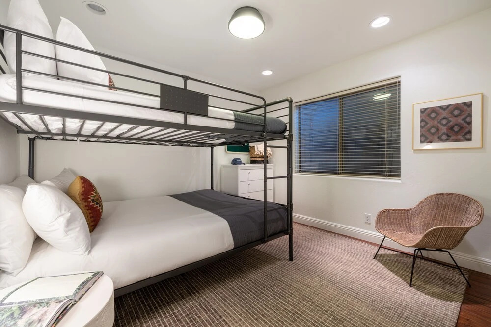 Ambrosia by Avantstay 7 BR Oasis w/ Pool & Outdoor Bar
