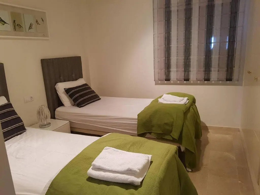 Sunny, Quiet And Spacious Apartment Nearby The Sea