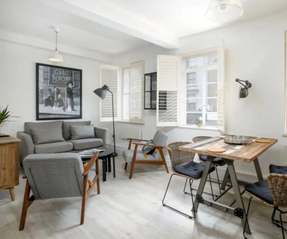 Rustic 2 Bed Maisonette Over 3 Floors In Goodge St