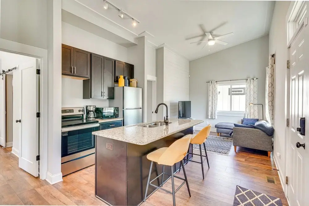 3 Mi to Duke: Downtown Durham Cottage!