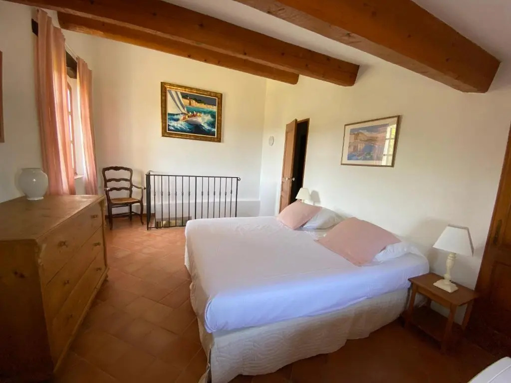 FERME DU MOULIN ROUX- 2 superbes appartements- 2cbres chacun- classé 3 étoiles, climatisés