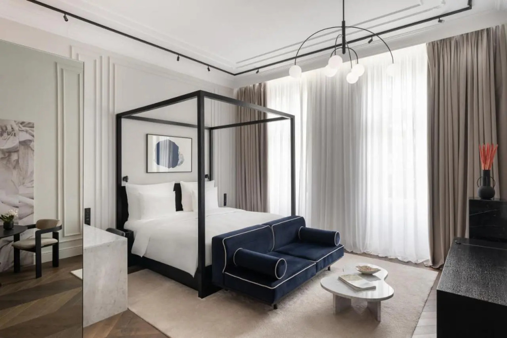 The Best Hotel in Brussels (TEST HOTEL)