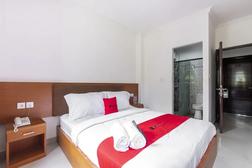 RedDoorz near Art Centre Bali