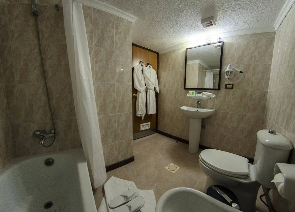 Meneur Hotel