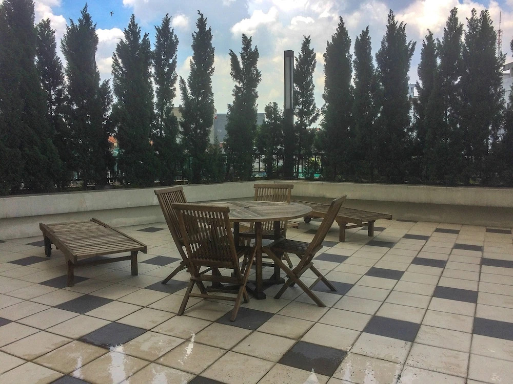 Minimalist Studio The Oasis Apartment Lippo Cikarang