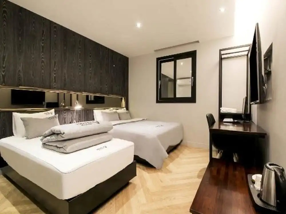 V Hotel