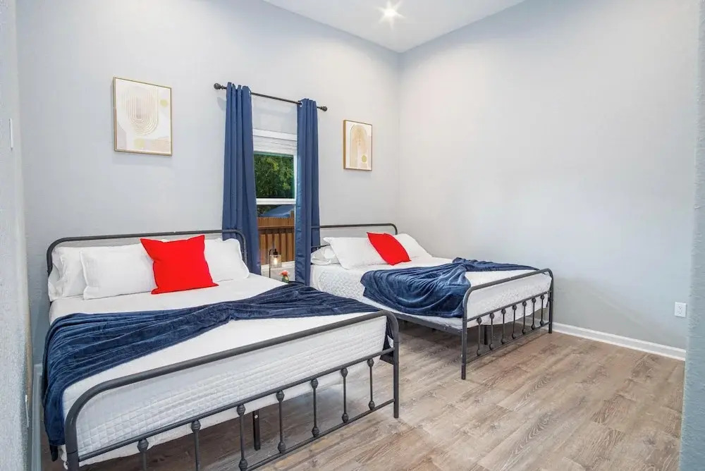 Seize the Moment! 4br/3ba Gem w/ Downtown Views!
