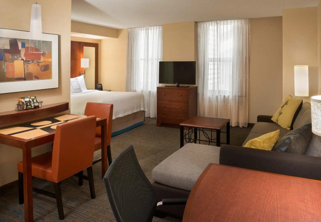Residence Inn by Marriott Toronto Downtown / Entertainment District