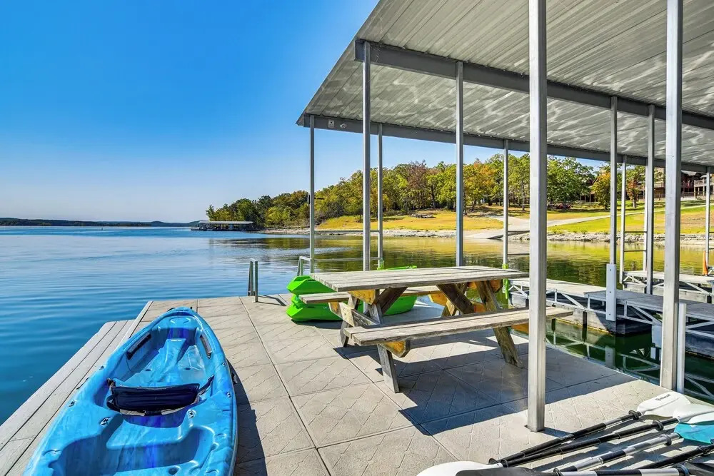 5 Mi To Silver Dollar City: Table Rock Lake Cabin!