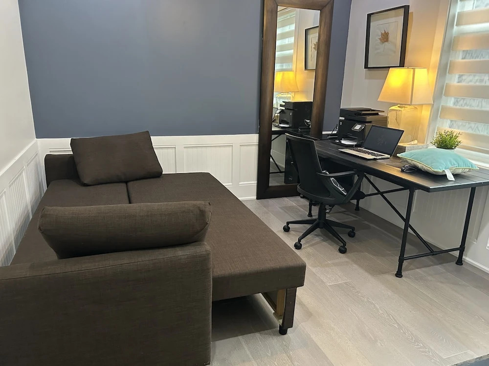 Luxury house with 3 bedrooms and 1 office