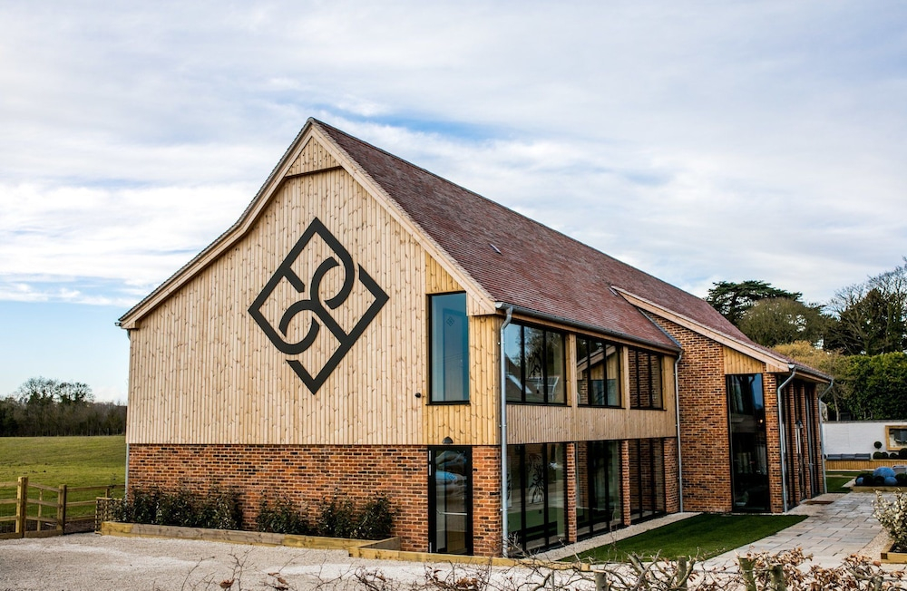 Baraset Barn Hotel