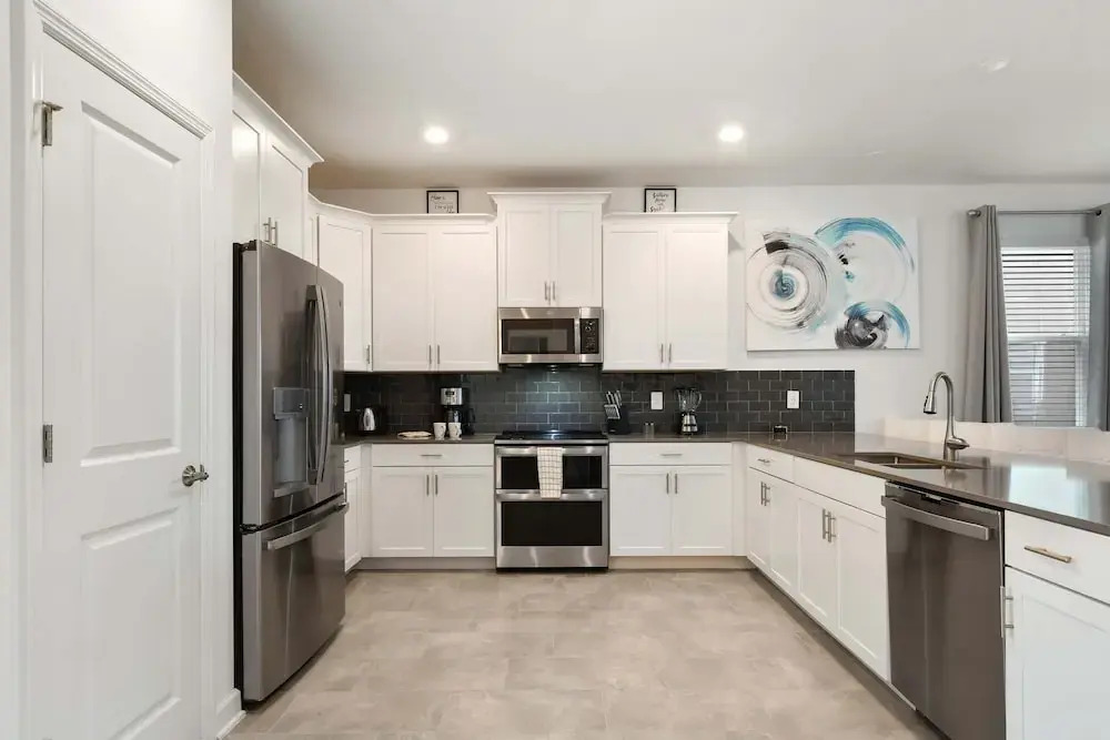 Striking Disney Themed10br Pool/spa/game Room