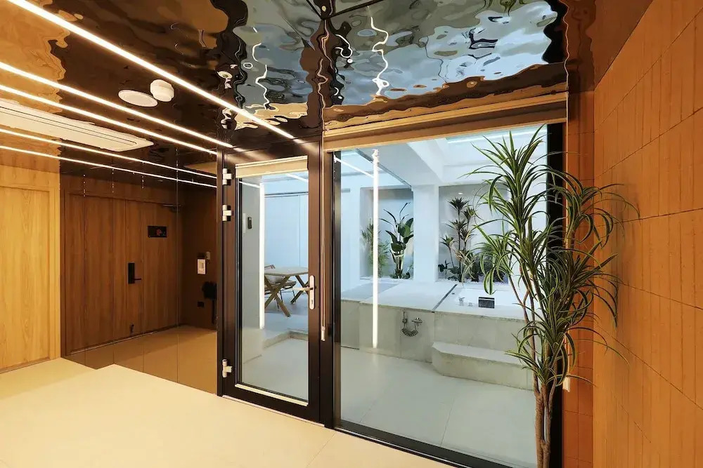 Seoul Inn Hotel by The Designers