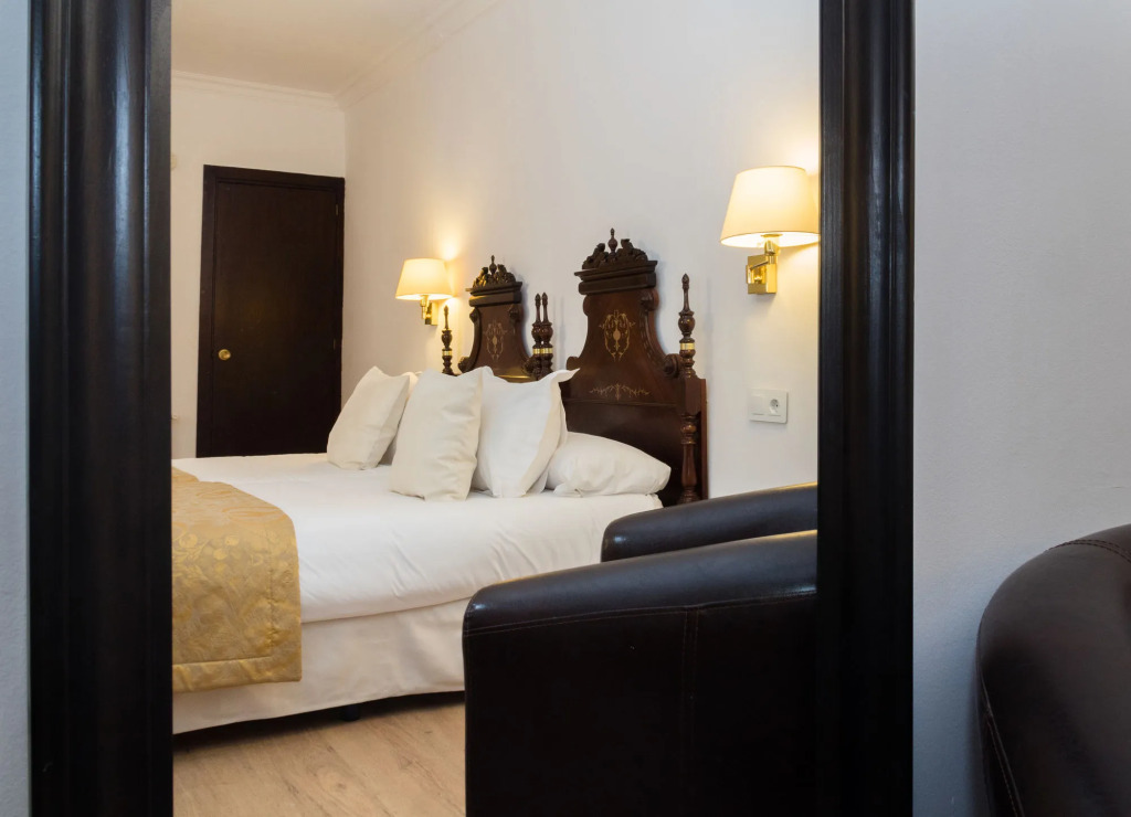 Hotel Born