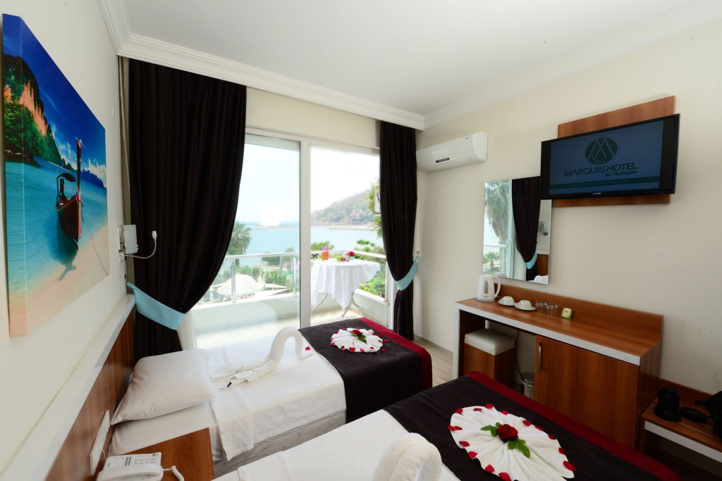 DeMANOR HOTEL ADULT ONLY