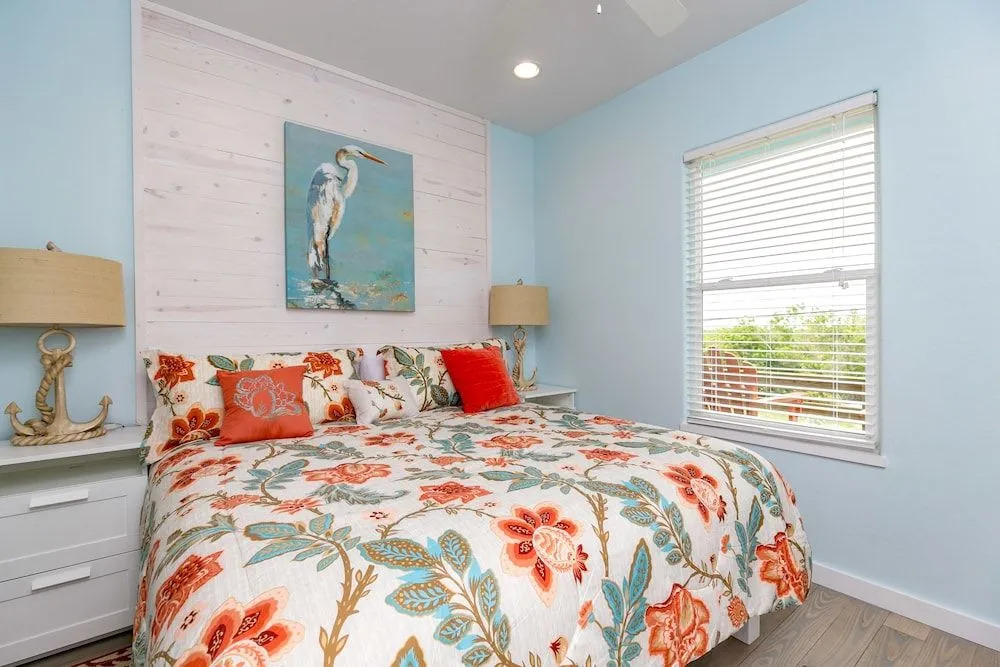 SeaEsta Brand New Bright and Beachy Port A Home by RedAwning