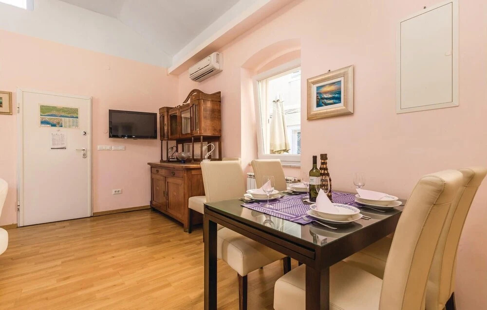 Amazing Home in Opatija with Hot Tub, WiFi & 3 Bedrooms