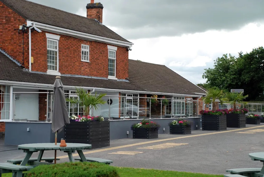 Hunters Lodge Hotel