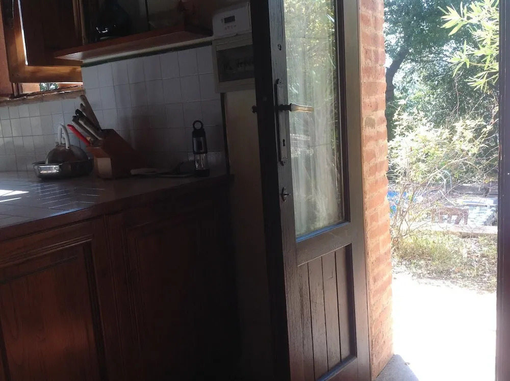 House With 2 Bedrooms in Mensano, With Pool Access and Wifi