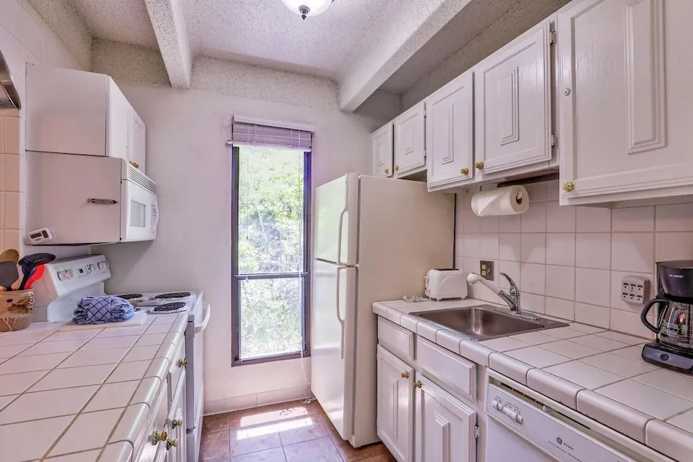Ten Mile Island 119c 2 Bedroom Condo by RedAwning
