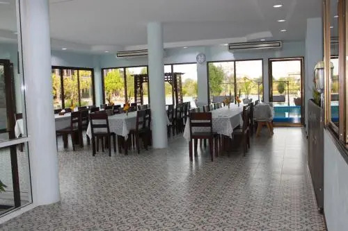 Menam Resort